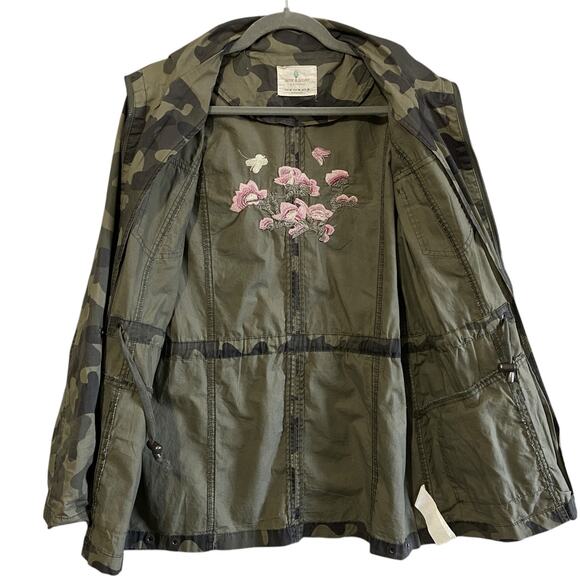 Jade and Ivory Camo Flower Embroidered Cinch Waist Jacket Size Medium - Picture 4 of 10